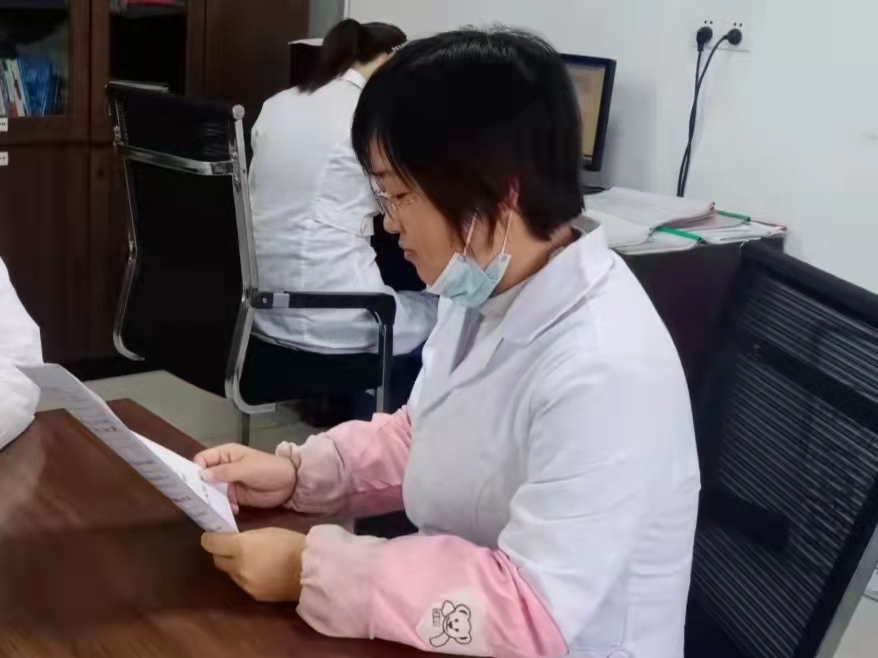 業精于勤，做數據保障的“守護者”——記漢鋼公司第十屆分析工“技術狀元”范艷瑩