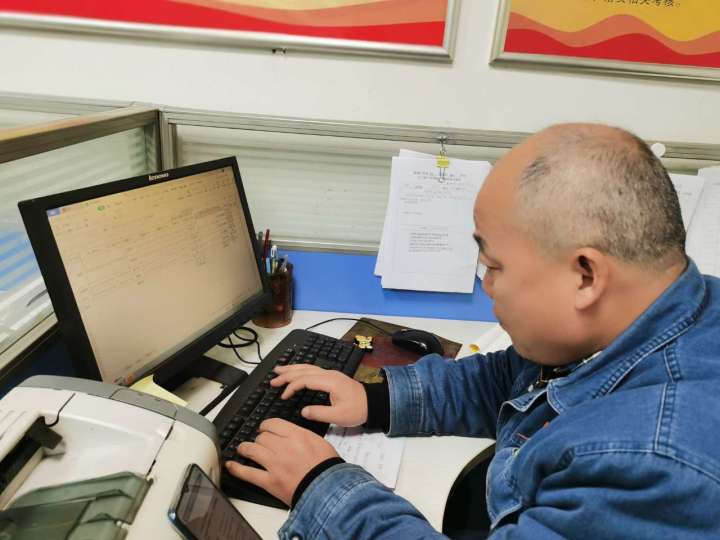 肩扛擔當 腳踏實地  他們讓黨員身份散發(fā)光彩