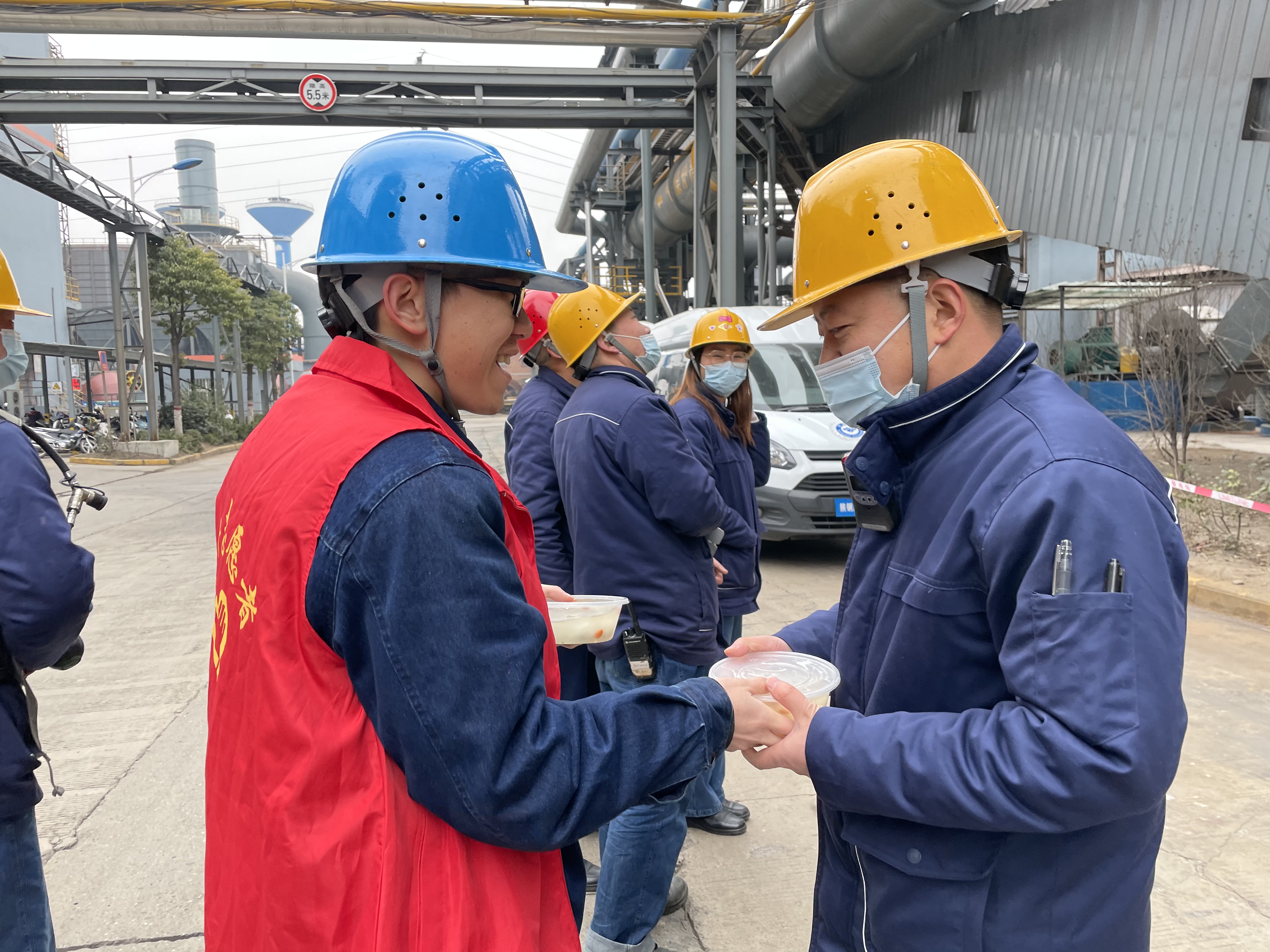 當青春撞上色彩 那一定是...