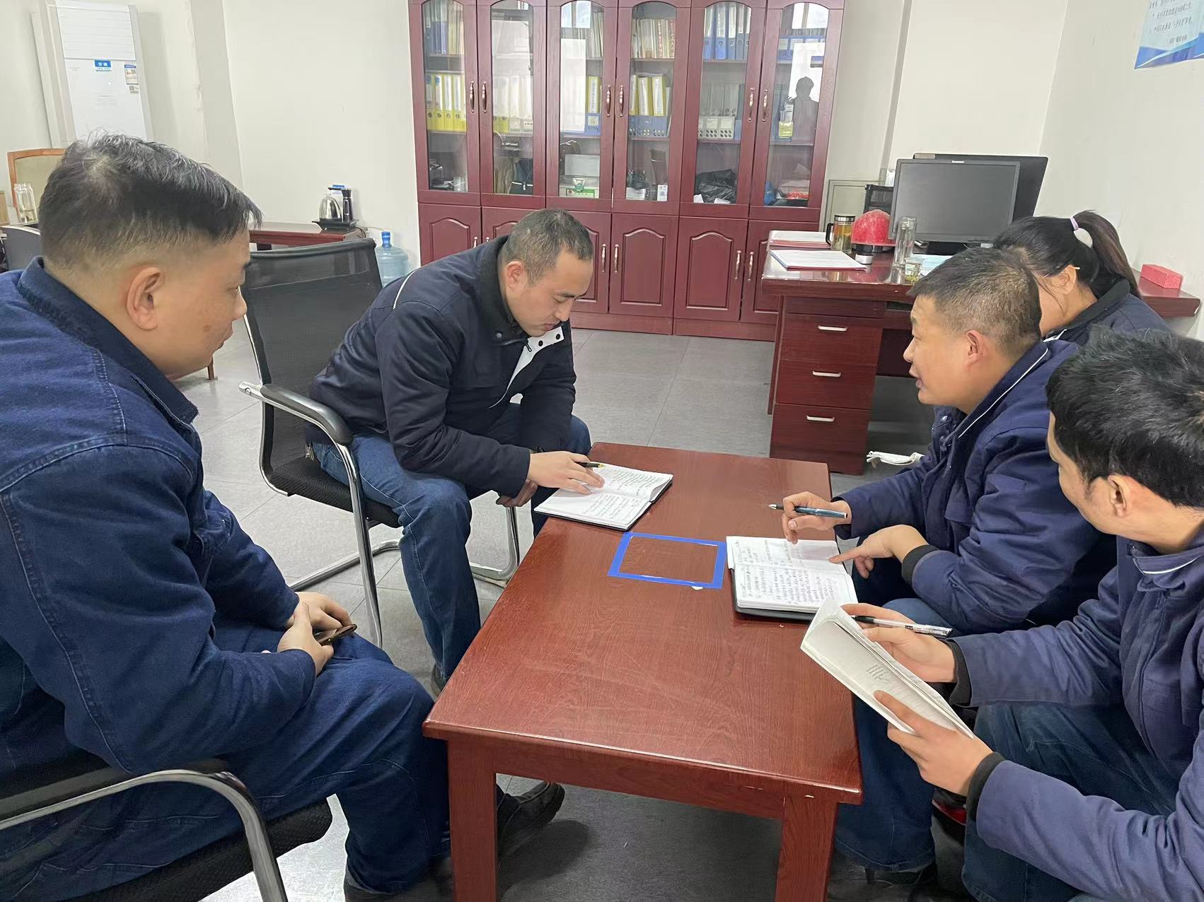 推動黨建與業務深度融合，實現“1＋1＞2”