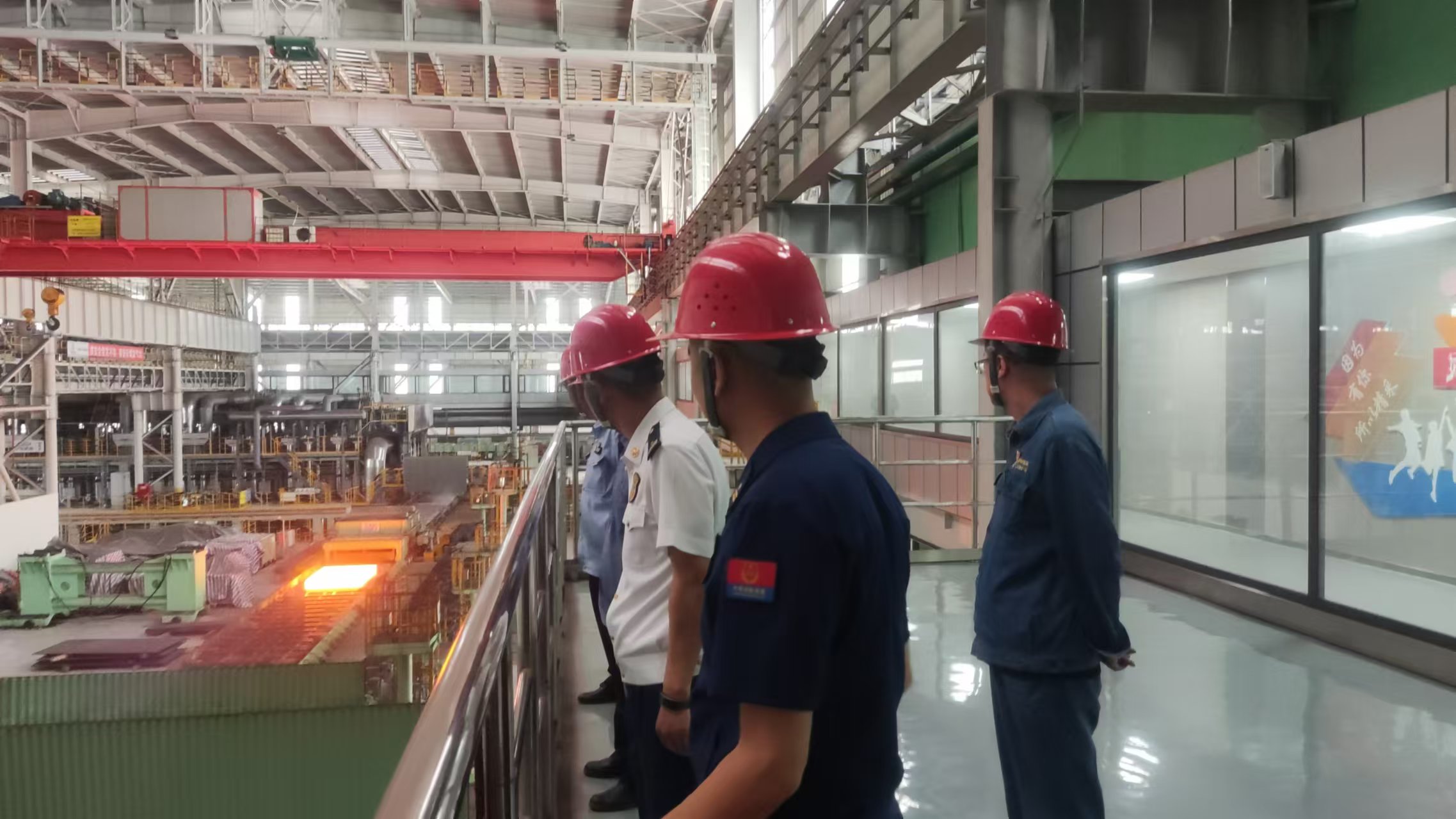 漢中市消防救援支隊程守一一行到漢鋼公司指導專職消防隊備戰全省比武競賽特訓工作