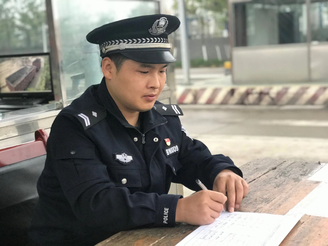 丹心鑄鋼魂  鐵肩擔使命 ——記漢鋼公司勞模丁小喜