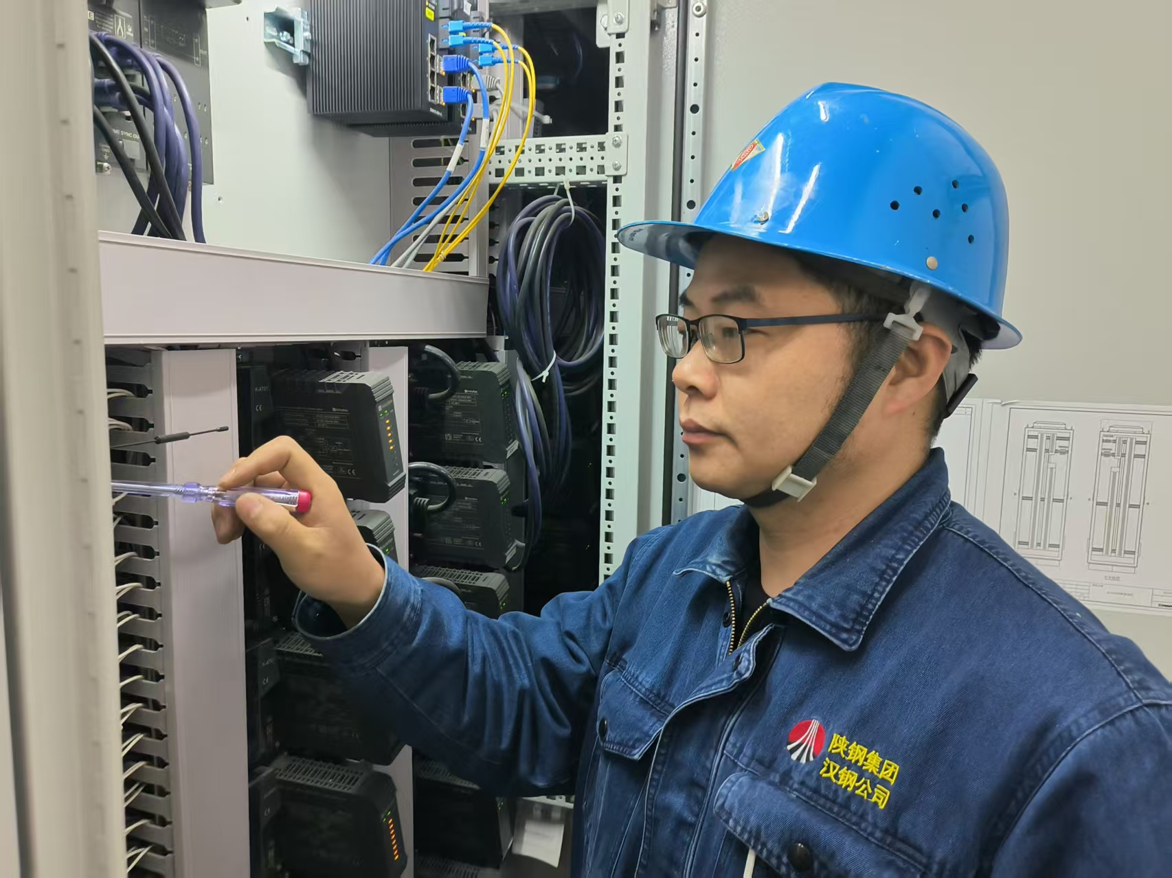 12年，一名“工匠”的成長(zhǎng)傳奇   -記漢鋼公司2023-2024年度第四屆漢鋼工匠彭洋