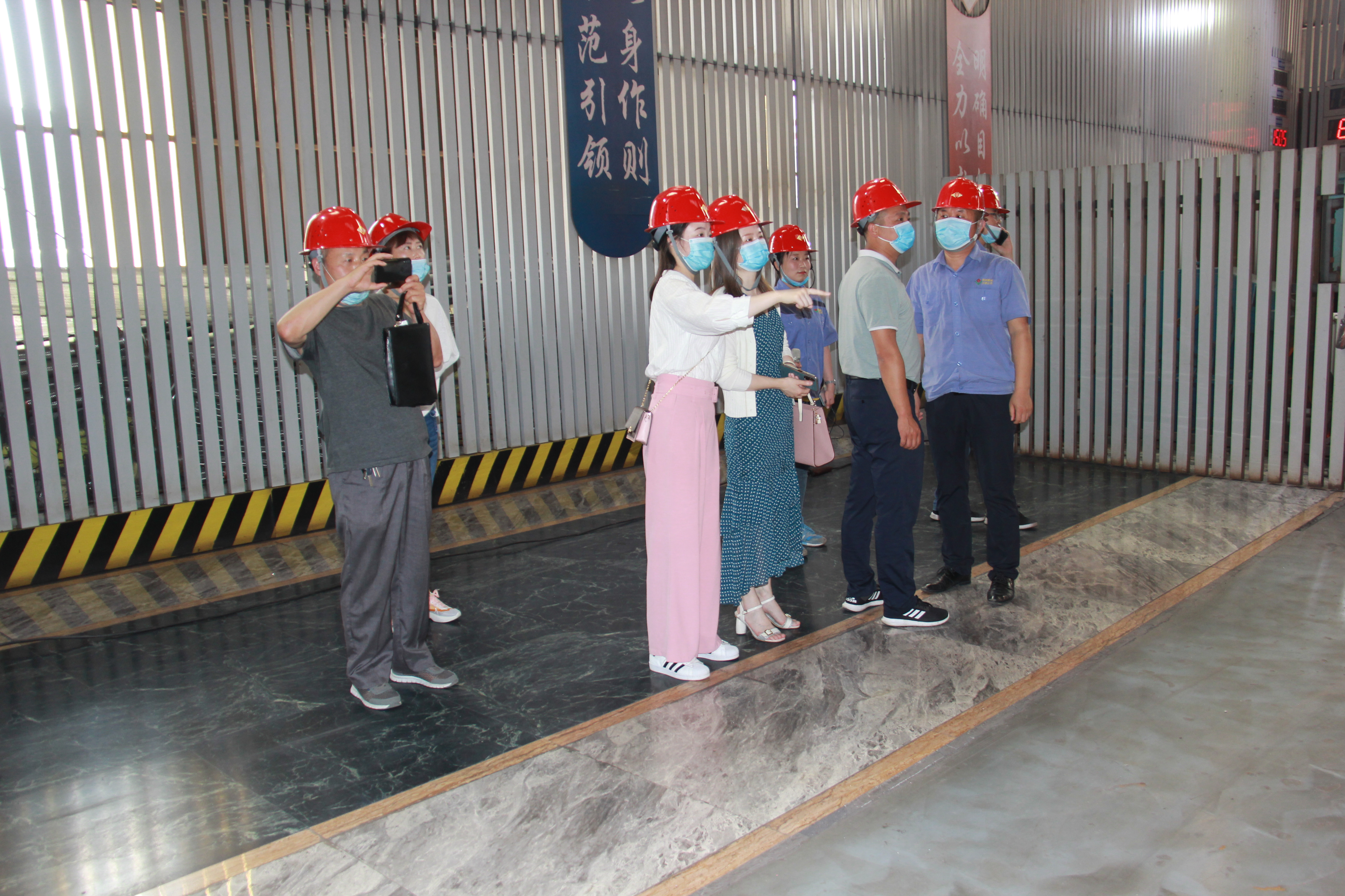 【工業旅游】市教育局檢查評估組對公司中小學生研學旅行實踐教育基地進行檢查評估