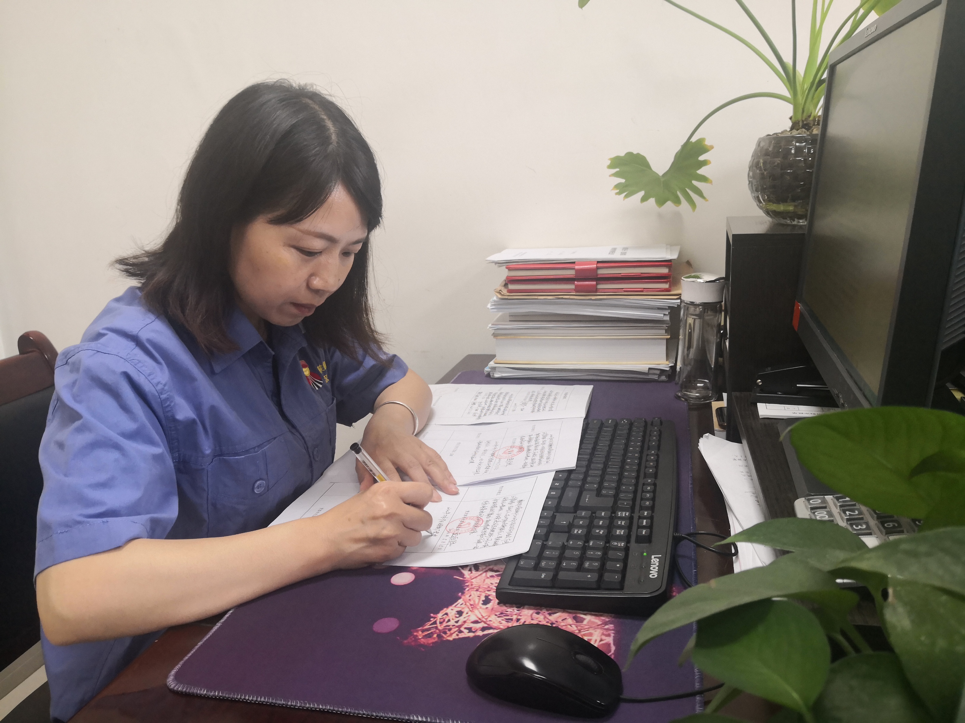 【星耀鋼城】人生到處皆如似，永葆底色煉“紅心” ——記陜鋼集團(tuán)優(yōu)秀黨務(wù)工作者王華